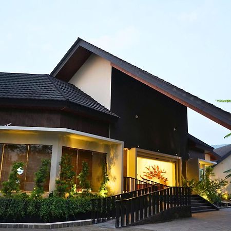 Azana Garden Hill Resort Blora Exterior foto